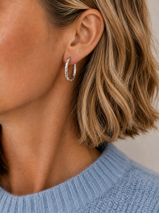 Créole ✶ — 18K witgouden hoopje met zirconen