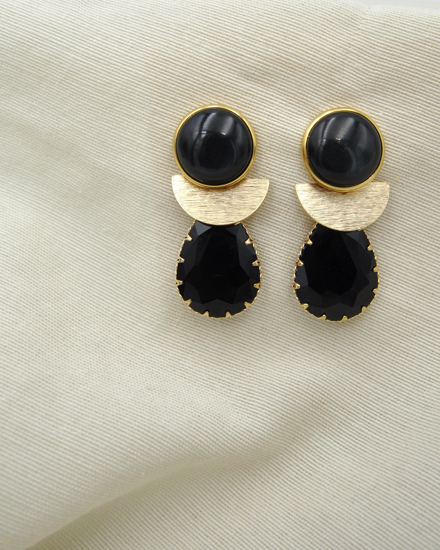 Lustre Noir